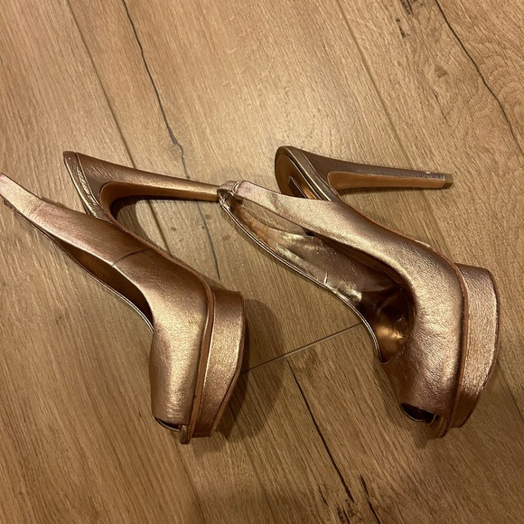 BCBG maxazria heels - Picture 2 of 2